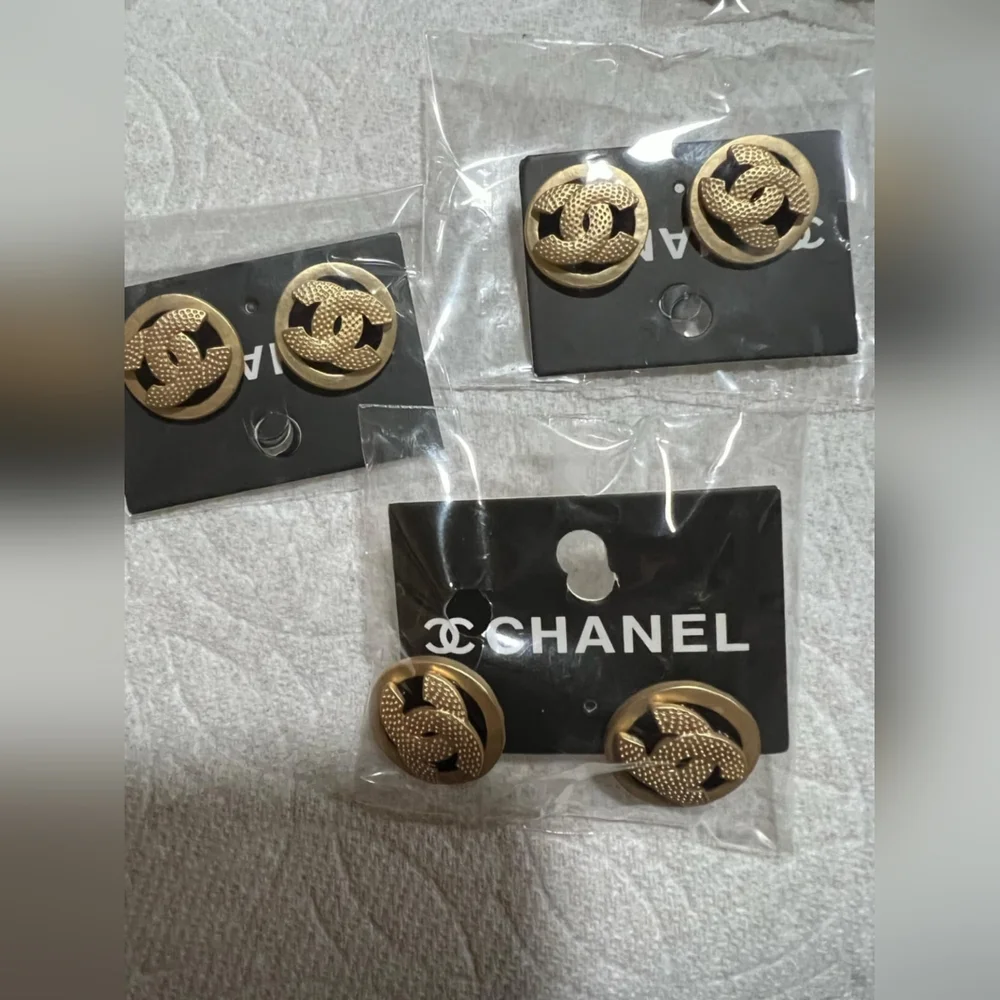 Fashion design Gold earings - Picture 1 of 2